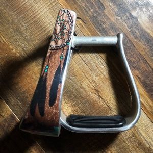 Desert rose stirrups